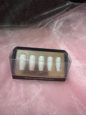White Press-On Nails – Instant Glam Set 2 pack bundle